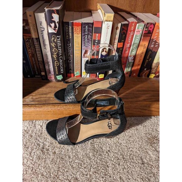 Ugg black and gold leather back zip side buckle wedge sandals sz 5.5 - Picture 4 of 6